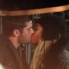 Zac Efron très intime avec Imogen Poots sur le tournage de Are We Officially Dating ? à New York, le 7 Janvier 2013.