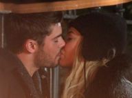 Zac Efron : Baisers fougueux pour un beau gosse stylé très amoureux