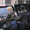 Claire Danes et Hugh Dancy avec leur fils Cyrus se préparent au départ, à New York le 6 janvier 2012.