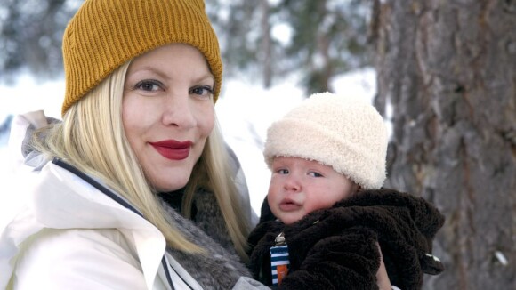 Tori Spelling : Folles vacances au ski avec ses quatre enfants et son mari