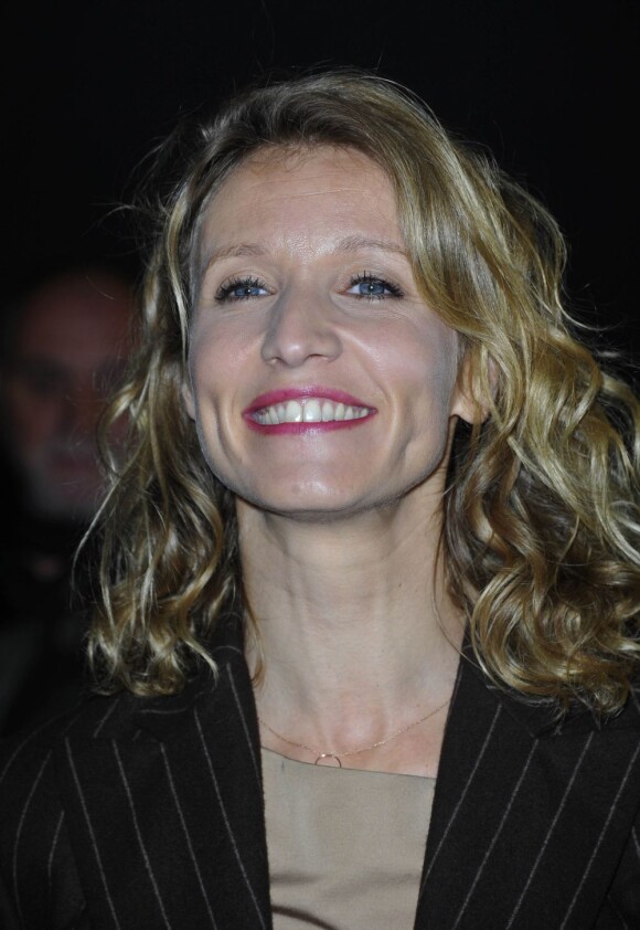 Alexandra Lamy radieuse, lors de l'avant-première du film J'enrage de son absence au Cinéma Etoile Lilas à Paris le 23 Octobre 2012.