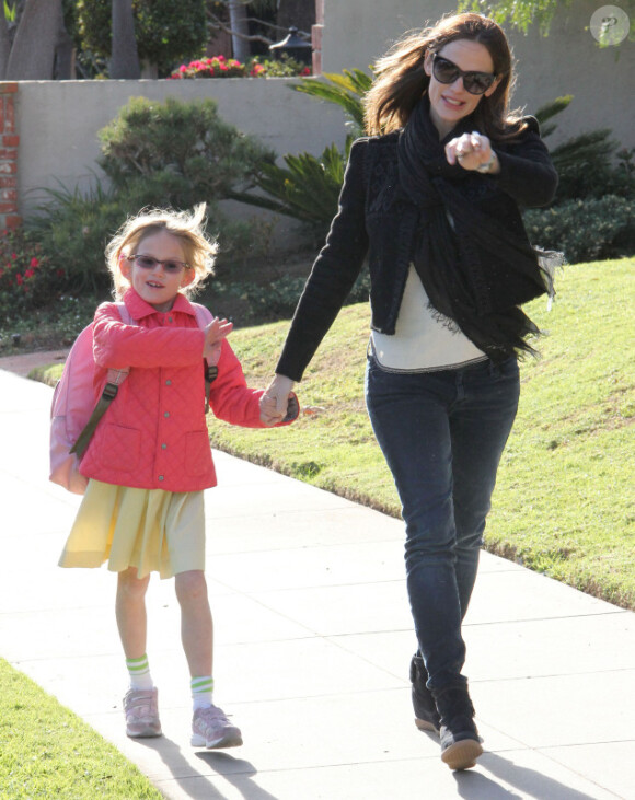 La belle Jennifer Garner et Violet vont chercher des glaces au yaourt à Brentwood, le 14 janvier 2013