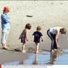 Jodie Foster et Cydney Bernard en 2002 à Los Angeles avec leurs enfants