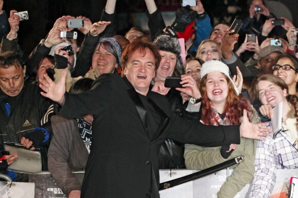 Quentin Tarantino avec ses fans lors de la première de Django Unchained à Londres, le 10 janvier 2013.