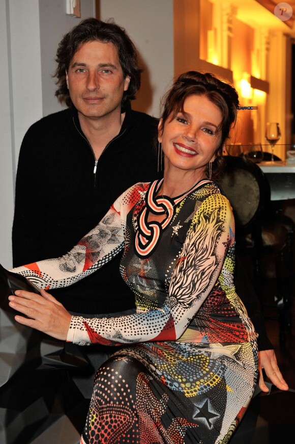 Richard Orlinski et Victoria Abril lors du vernissage de l'exposition de Richard Orlinski au Sofitel Le Faubourg à Paris, le 15 janvier 2013