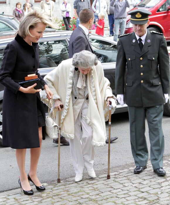 La reine Fabiola avec le prince Philippe et la princesse Mathilde en août 2012