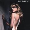Marie de Villepin dans la publicité pour le parfum Ange ou démon de Givenchy