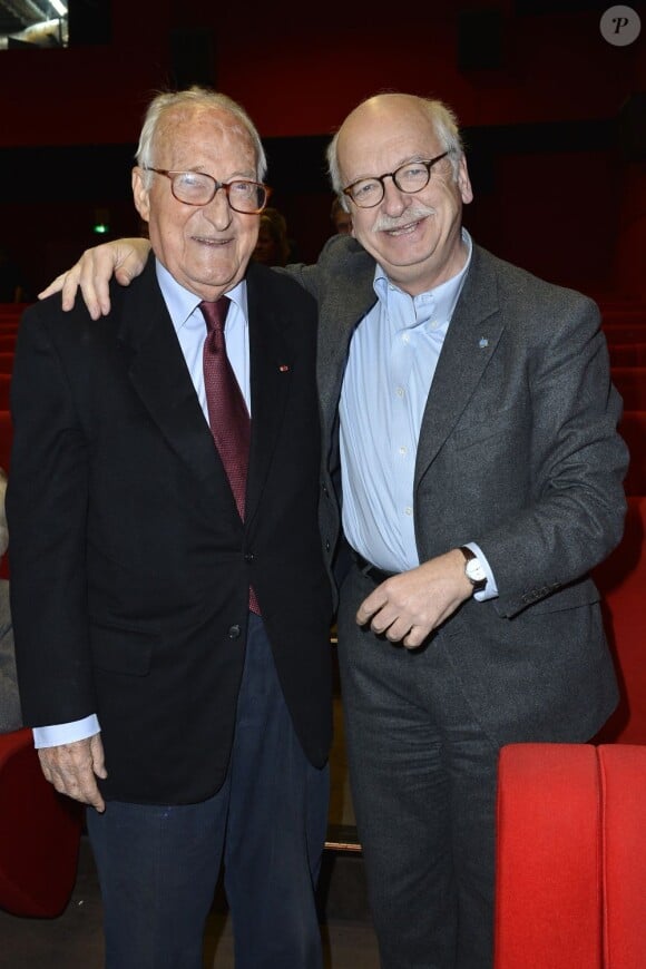 Alain Decaux et Eric Orsenna à la cérémonie du 1er prix Françoise Giroud décerné au MK2 Bibliothèque à Marion Van Renterghem pour le Prix du Portrait et à Bushra Al-Maqtary pour le Prix Nouvelle Vague, à Paris, le 17 janvier 2013.