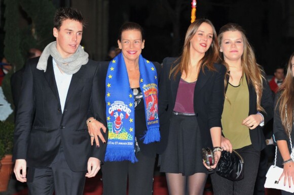 Stéphanie de Monaco avec ses enfants Camille (à droite), Pauline et Louis, lors du Festival international du Cirque de Monte-Carlo le 18 janvier 2013