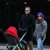 L'actrice Drew Barrymore, son compagnon Will Kopelman et leur bébé de 4 mois dans les rues de Manhattan, le vendredi 18 janvier 2013.