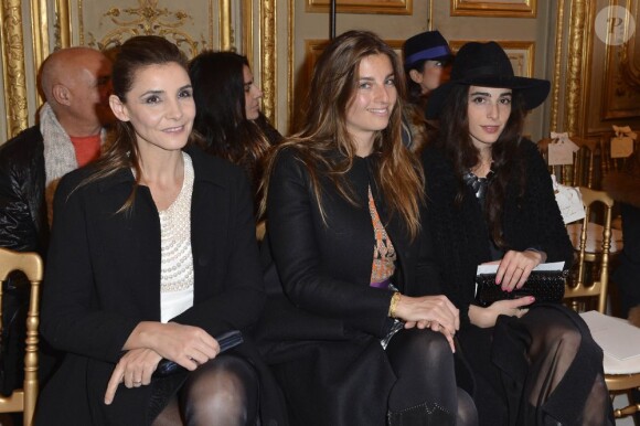 Clotilde Courau, Sonia Sieff et Clotilde de Kersauson assistent au défilé haute couture printemps-été 2013 de Giambattista Valli à l'ambassade d'Italie. Le 21 janvier 2013.