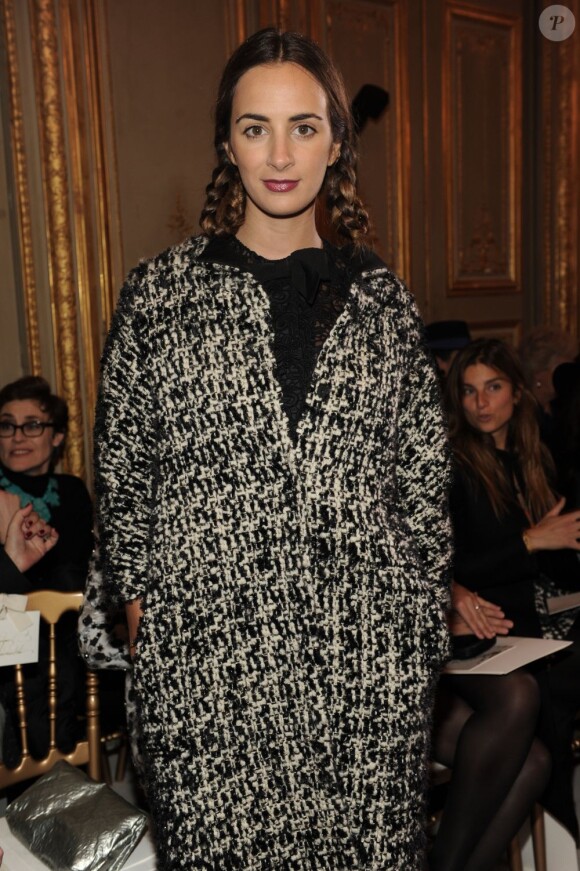 La co-fondatrice du magazine Ever Manifesto Alexia Niedzielski assiste au défilé haute couture printemps-été 2013 de Giambattista Valli à l'ambassade d'Italie. Le 21 janvier 2013.