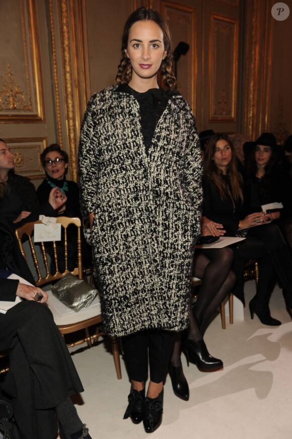 La cofondatrice du magazine Ever Manifesto Alexia Niedzielski assiste au défilé haute couture printemps-été 2013 de Giambattista Valli à l'ambassade d'Italie. Le 21 janvier 2013.