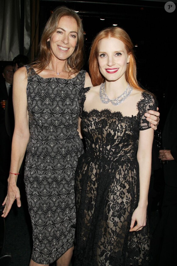 Kathryn Bigelow et Jessica Chastain lors des New York Film Critics Circle Awards au Crimson Club à New York, le 7 janvier 2013.