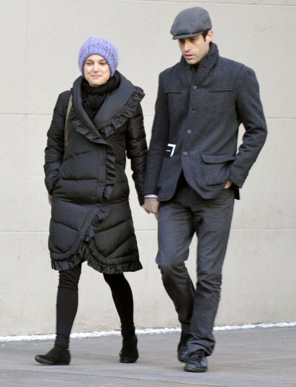 Natalie Portman et Benjamin Millepied dans les rues de New York le 9 janvier 2010.