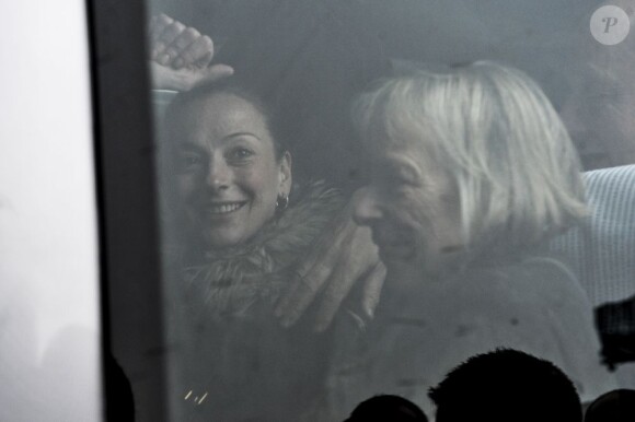 L'arrivée de Florence Cassez sur le sol français à Roissy, le 24 janvier 2013. Elle a été accueillie par Laurent Fabius, ses proches et son avocat Franck Berton.