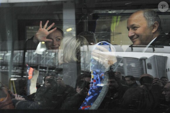 L'arrivée de Florence Cassez sur le sol français à Roissy, le 24 janvier 2013. Elle a été accueillie par Laurent Fabius, ses proches et son avocat Franck Berton.