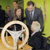 Le prince Felipe et la princesse Letizia d'Espagne lors de l'inauguration du complexe résidentiel pour personnes âgées "La Mineria" à Oviedo le 24 janvier 2013