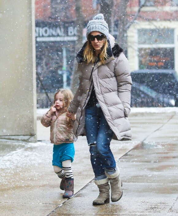 Sarah Jessica Parker avec ses jumelles Tabitha et Marion à New York, le 28 janvier 2013.