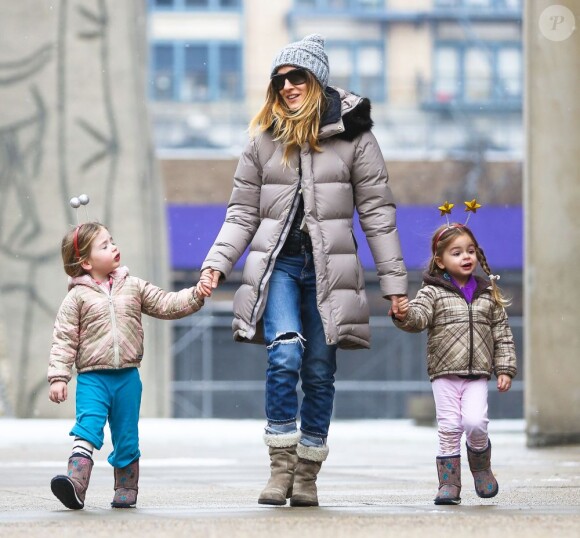 Sarah Jessica Parker en compagnie de ses filles Tabitha et Marion dans les rues de New York, le 28 janvier 2013.