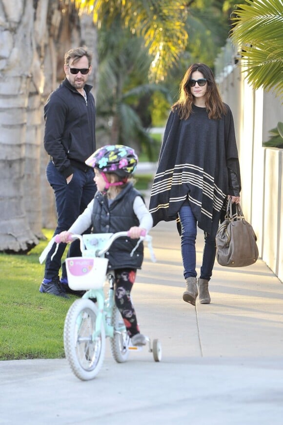 Michelle Monaghan en compagnie de son mari Peter White et de leur fille Willow, à Los Angeles, le 28 janvier, 2013.