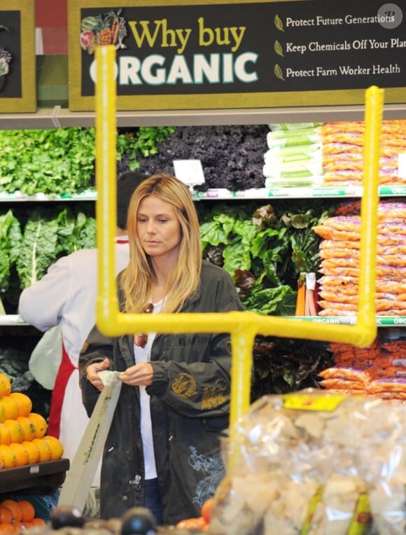 Heidi Klum au supermarché avec son nouveau compagnon Martin Kristen et ses enfants à Los Angeles, le 27 janvier 2013.
