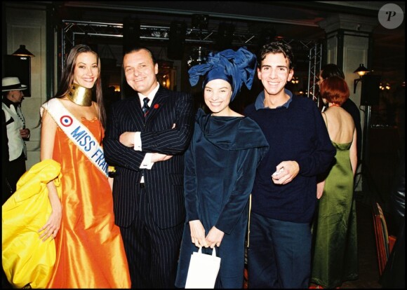 Mareva Galanter, Miss France 1999, Jean-Charles de Castelbajac, Elie Medeiros à Paris en 1999.