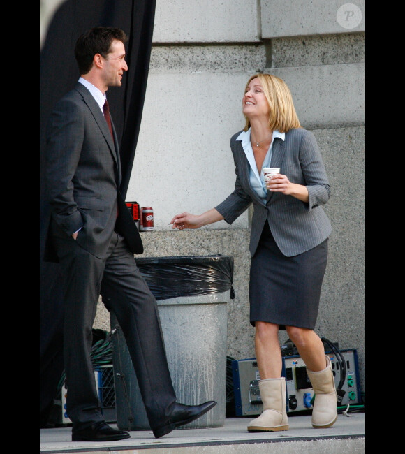 Noah Wyle et Sherry Stringfield, sur un tournage à Los Angeles, le 27 février 2009.