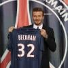 David Beckham lors de sa conférence de presse organisée en compagnie du président du PSG Nasser El-Khaleïfi et du directeur sportif Leonardo  au Parc des Princes le 31 janvier 2013