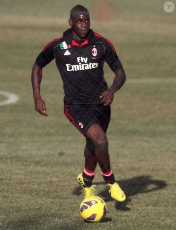 Mario Balotelli à l'entrainement avec son nouveau club du Milan AC à Milanello le 31 janvier 2013