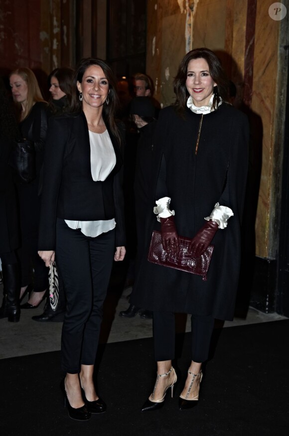 Les princesses Marie et Mary de Danemark au défilé Malene Birger au Théâtre royal de Copenhague le 31 janvier 2013 en ouverture du Salon international de la Mode de Copenhague (CIFF).