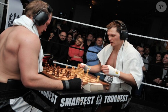 Premier match en France de chessboxing entre Frank Stoldt et Leonid Chernobaev à la maison Artcurial à Paris le 1er février 2013
