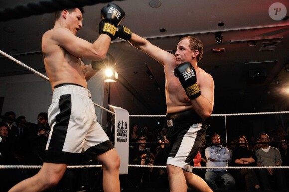 Premier match en France de chessboxing entre Frank Stoldt et Leonid Chernobaev à la maison Artcurial à Paris le 1er février 2013