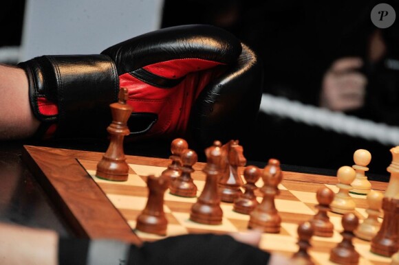Premier match en France de chessboxing entre Frank Stoldt et Leonid Chernobaev à la maison Artcurial à Paris le 1er février 2013