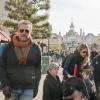 Kevin Costner et sa femme Christine Baumgartner profitent du parc d'attraction français avec leurs enfants Cayden, Hayes et Grace à Disneyland, près de Paris, le dimanche 3 février 2013.