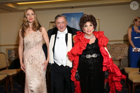 Mira Sorvino, Richard Lugner et Gina Lollobrigida à la 57e édition du Bal de l'Opéra à Vienne, le 7 février 2013.
