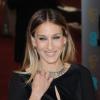 Sarah Jessica Parker portait un ensemble Elie Saab lors des BAFTA Awards 2013 à la Royal Opera House. Londres, le 10 février 2013.