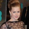 Amy Adams portait une robe Elie Saab lors des BAFTA Awards 2013 à la Royal Opera House. Londres, le 10 février 2013.