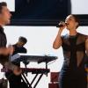 Alicia Keys et Adam Levine - Daylight et Girl On fire - live à la 55e cérémonie des Grammy Awards, à Los Angeles, le 10 février 2013.