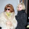 Linda Ramone et Rose McGowan sortent du Madeo Restaurant à West Hollywood, le 9 février 2013.