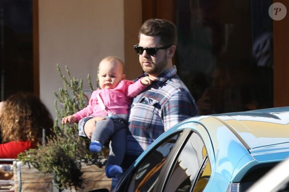 Jack Osbourne de sortie avec sa fille Pearl dans les rues de Los Angeles, le 9 février 2013.
