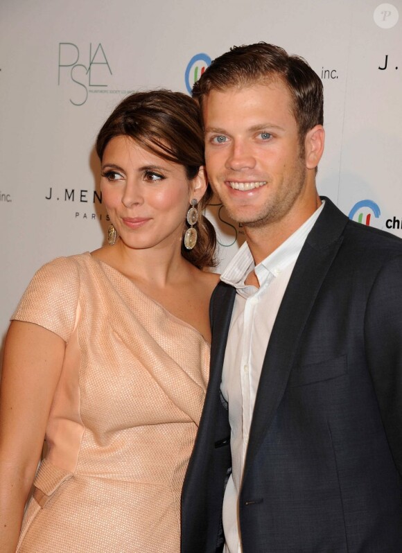 Cutter Dykstra et Jamie Lynn Sigler Photo lors de la soirée West Hollywood Ten Year Anniversary Celebration featuring Paul Weller à la boutique John Varvatos Store, à West Hollywood, le 17 octobre 2012.