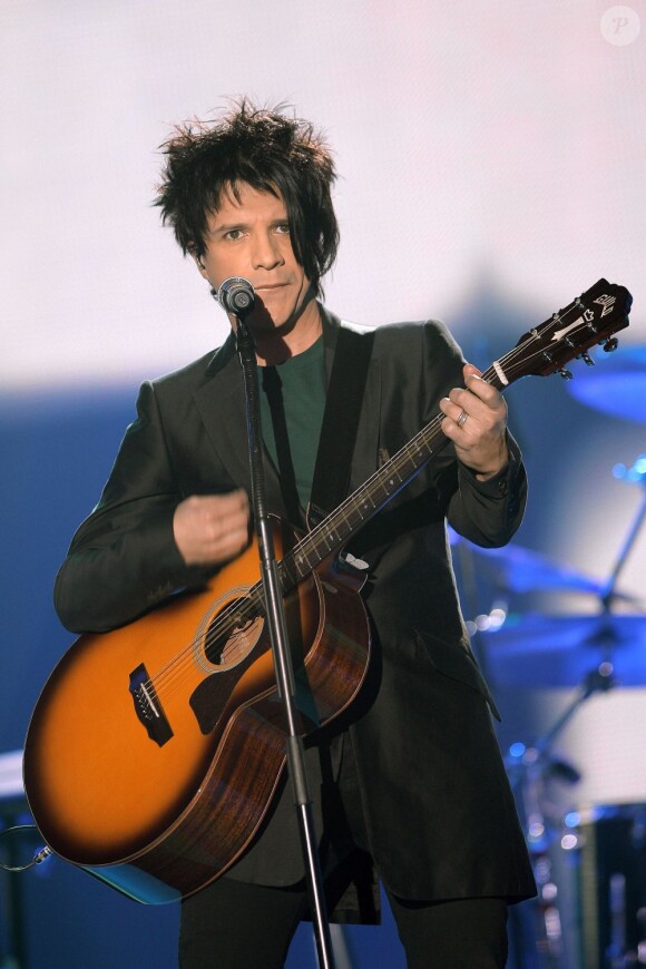 Nicolas Sirkis sur la scène des Victoires de la Musique, le 11 mars 2007.