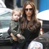 Victoria Beckham de sortie avec sa fille Harper Beckham en session shopping dans les rues de New York, le 13 février 2013.