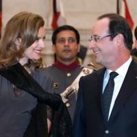 Valérie Trierweiler et le président: Regards amoureux lors d'un magnifique dîner