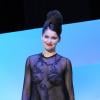 Laetitia Casta lors de la cérémonie des César 2010, portant une création Yves Saint Laurent