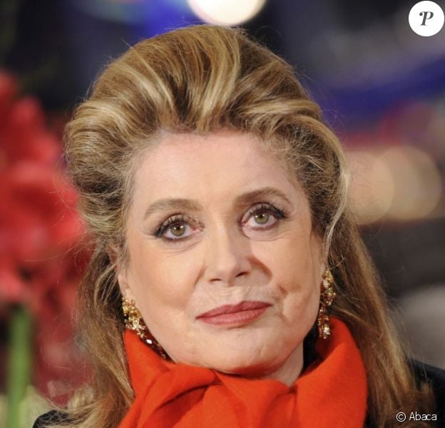 L'élégance à la française incarnée par Catherine Deneuve à la première du film Elle S'en Va, durant la 63e Berlinale, le 15 février 2013.