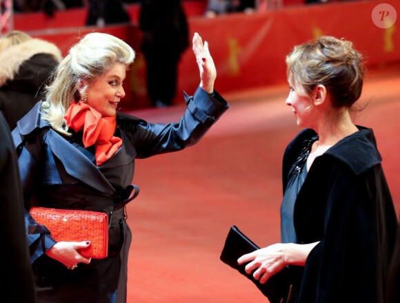 Catherine Deneuve et Emmanuelle Bercot à la première du film Elle S'en Va, durant la 63e Berlinale, le 15 février 2013.