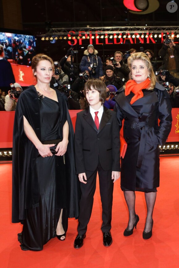 Emmanuelle Bercot, Nemo Schiffman et Catherine Deneuve à la première du film Elle S'en Va, durant la 63e Berlinale, le 15 février 2013.