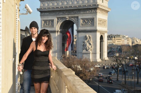 Le footballeur Javier Pastore au côté de sa douce Chiara Picone à Paris le 12 décembre 2012.